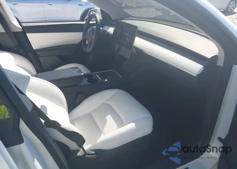 2021 Tesla Model Y Long Range Dual Motor All-Wheel Drive from USA, damaged, VIN 5YJYGDEE2MF211167